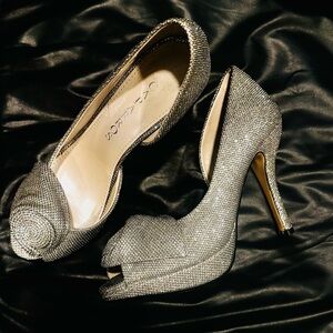Caparros • Homecoming•Semi-Formal• Party• Event•Glam • Silver Heels• Size 6